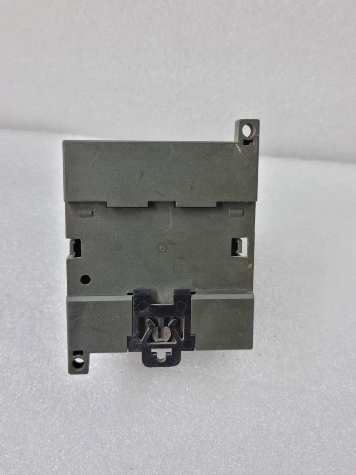 SIEMENS EM 221 DC 6ES7 221-1BH22-0XA0 DIGITAL INPUT MODULE 24VDC MADE IN GERMANY